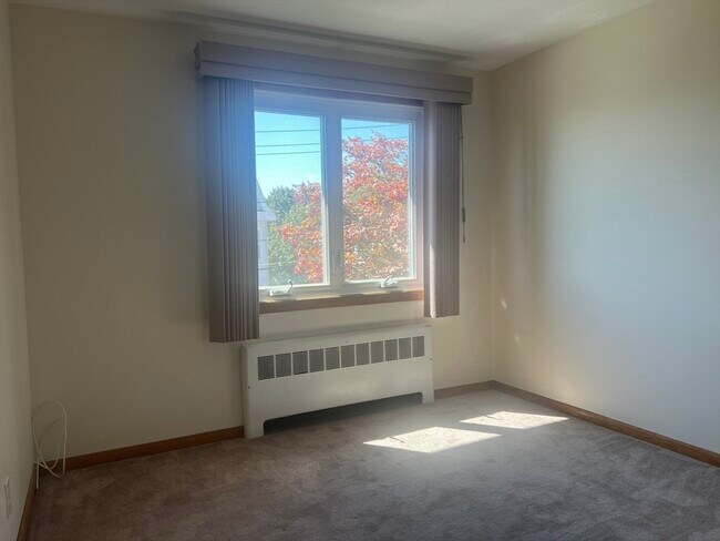 Building Photo - 116 Summit Ave