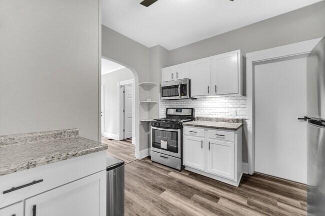 Building Photo - 1817 N Honore St