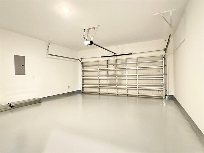 Building Photo - 2524 Lago Costa Dr