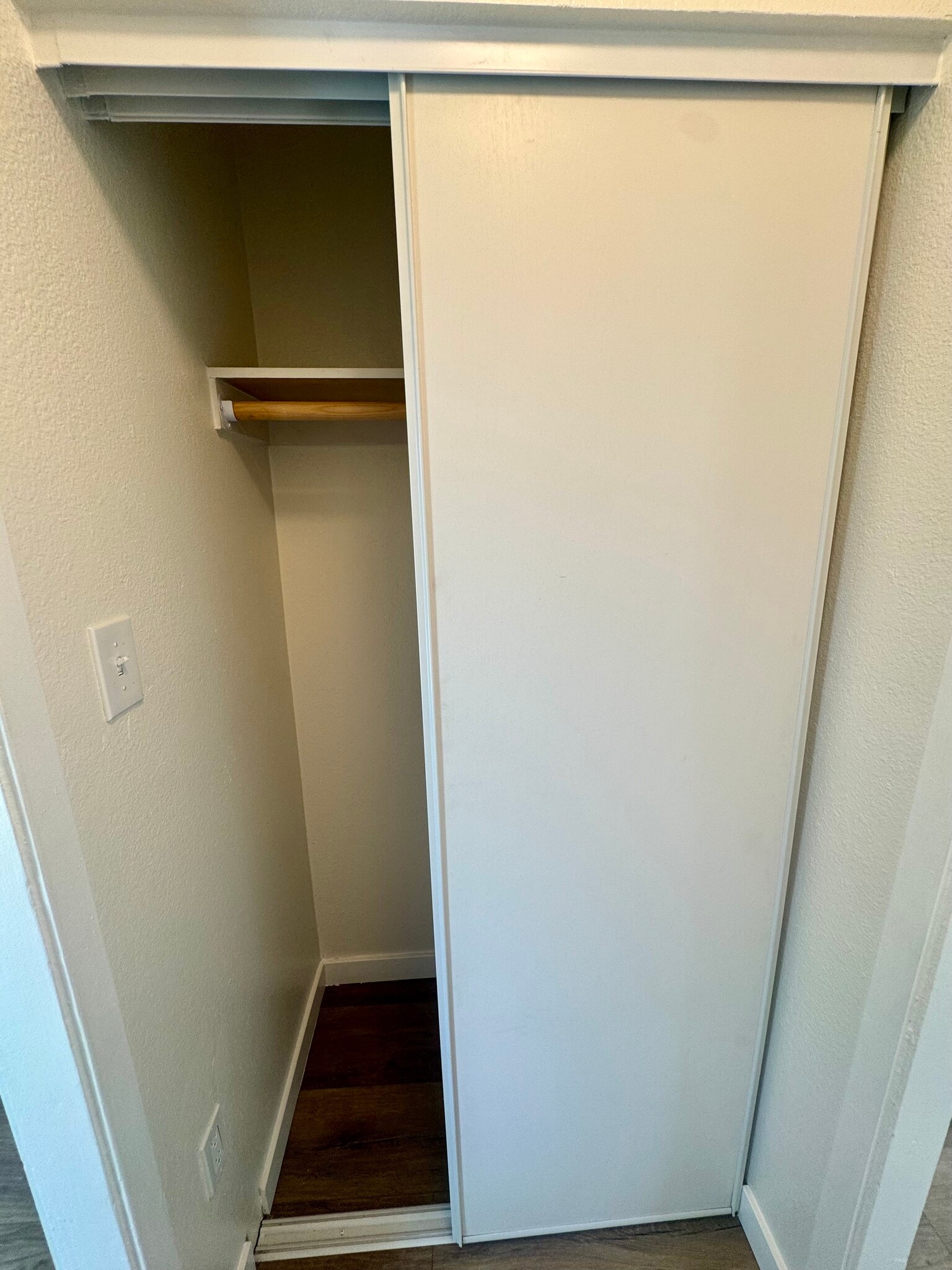 Building Photo - 1404 Prospect Dr