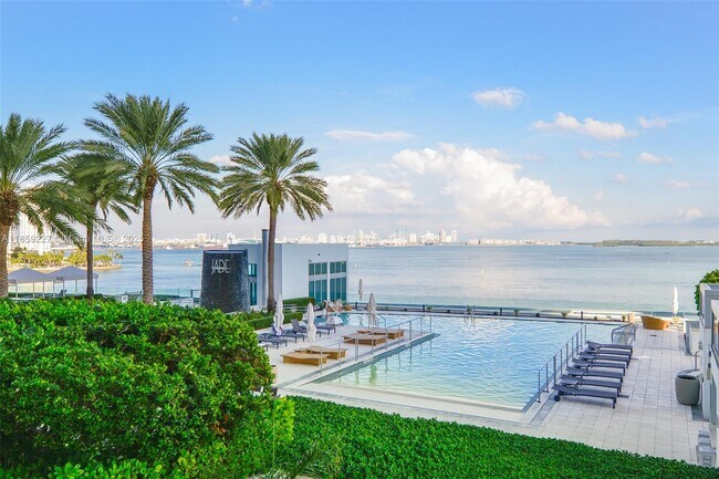 Building Photo - 1331 Brickell Bay Dr
