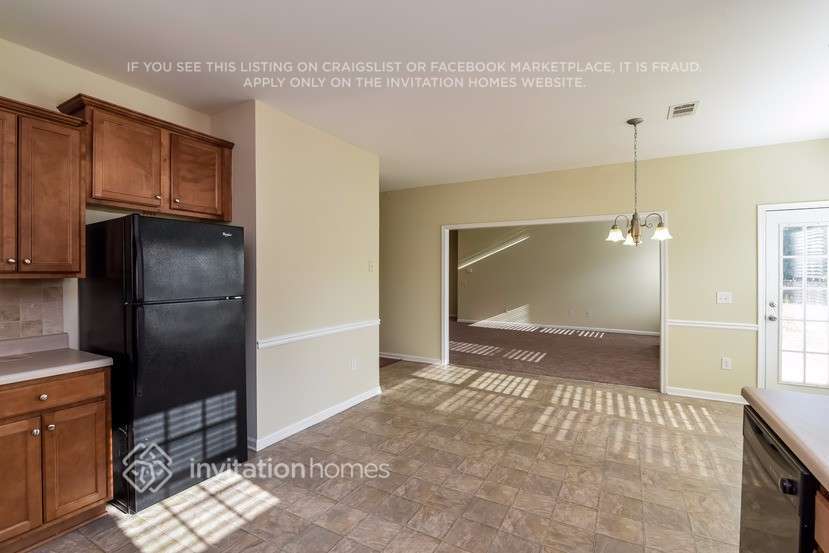 Building Photo - 3465 Gardenside Dr SW