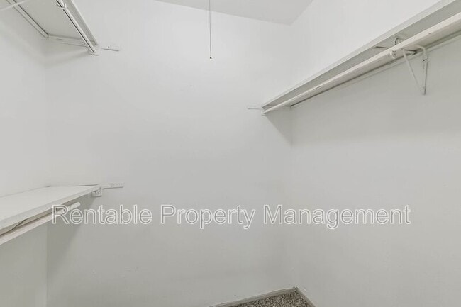 Building Photo - 14634 Dartwood Dr