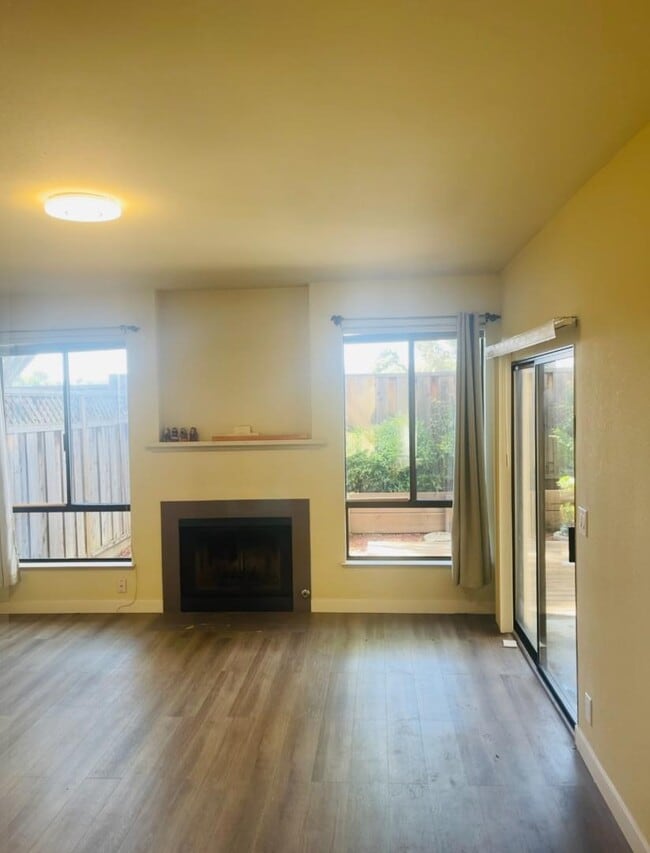 Building Photo - 2101 Darnis Cir