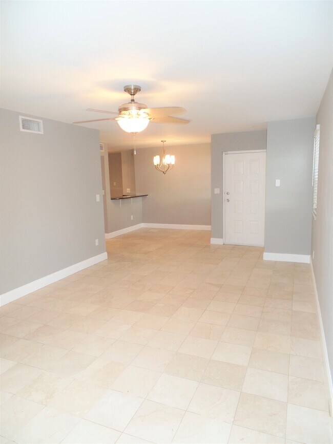 Building Photo - 2881 N Oakland Forest Dr
