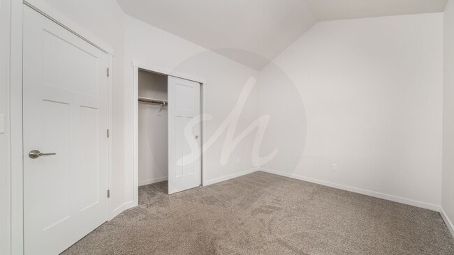 Building Photo - Westside End Unit Townhouse