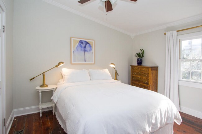 Building Photo - 2 BD/2 BA in Harleston Village
