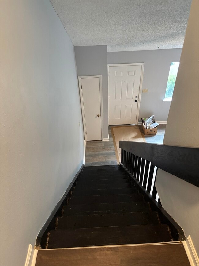 Building Photo - 2331 Sandpiper St