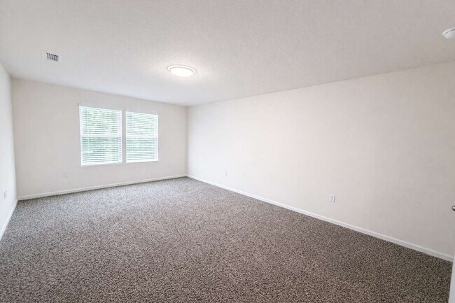 Building Photo - 5 Bedroom Home with Flex Room & First-Floor Guest Suite