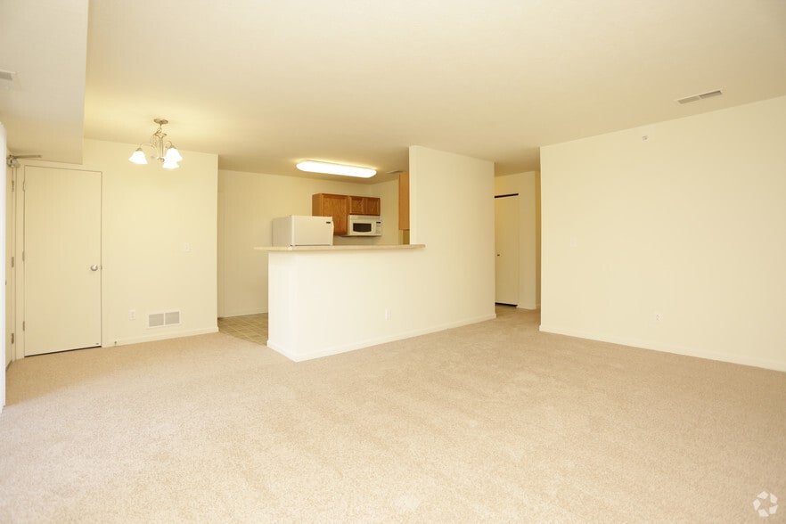 2 bed W/D apartment kitchen - Arbor Lake Apartments