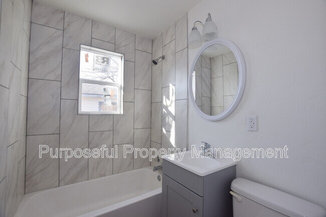 Building Photo - 2924 SW 51st St