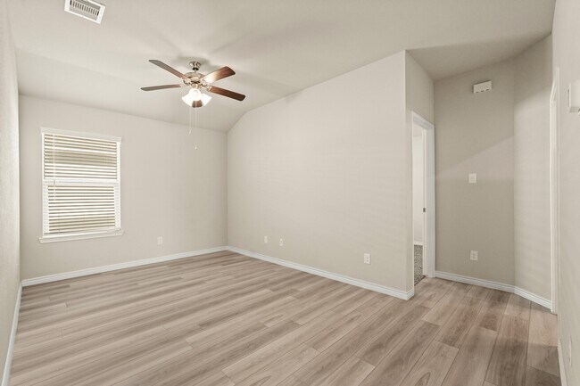 Building Photo - 1164 Kennesaw Dr