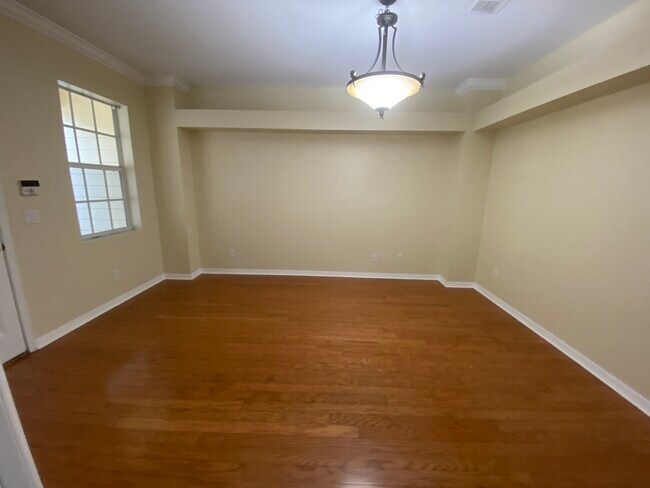 Building Photo - 3640 Pine Knot Dr