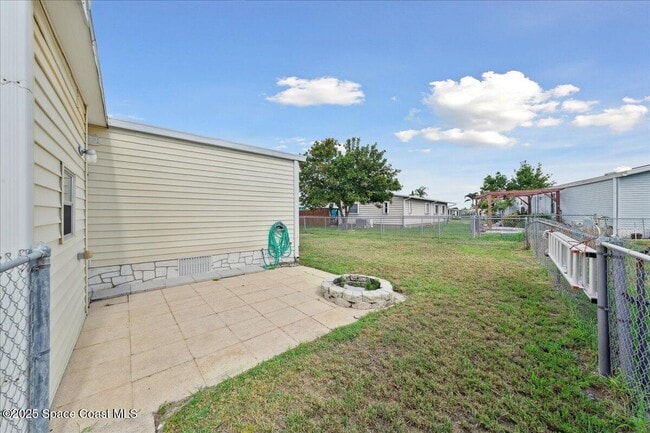 Building Photo - 938 Wren Cir