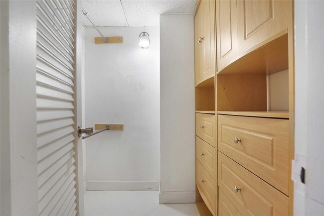 Building Photo - 4250 Galt Ocean Dr