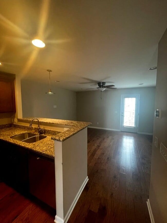 Building Photo - Mount Juliet 2 Bedroom 2.5 Bath Townhome N...