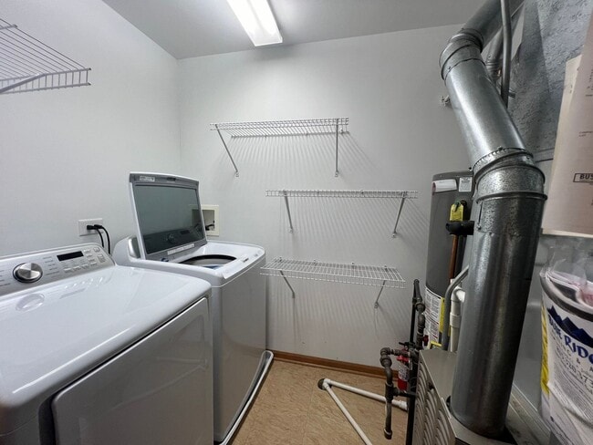 Building Photo - 17542 Gilbert Dr