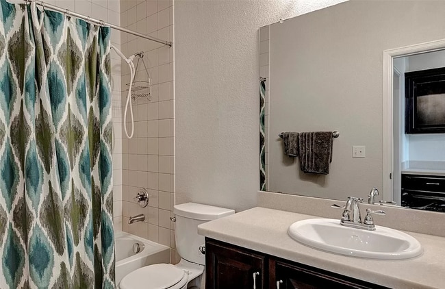 Building Photo - 9420 Loggia St