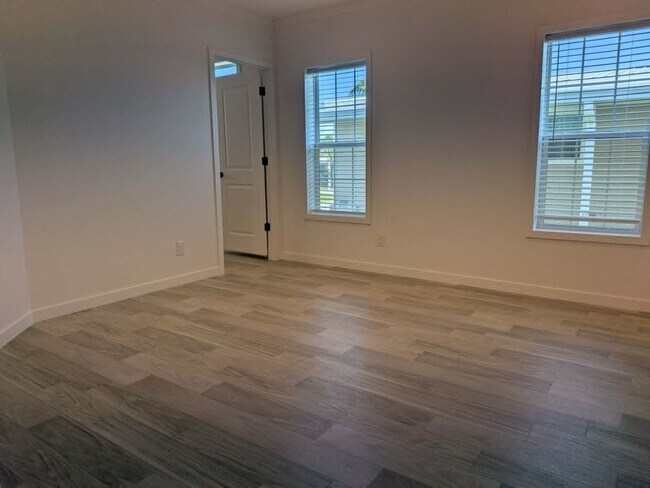 Building Photo - 5702 Blue Harbor Dr