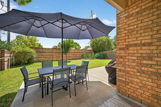 Building Photo - 6230 Hollydale Ridge Ln