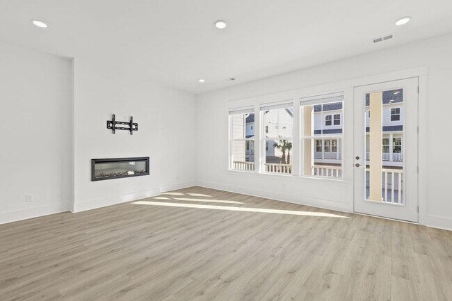 Building Photo - 128 Etta Wy