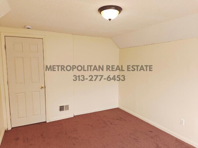 Building Photo - 35130 June Dr