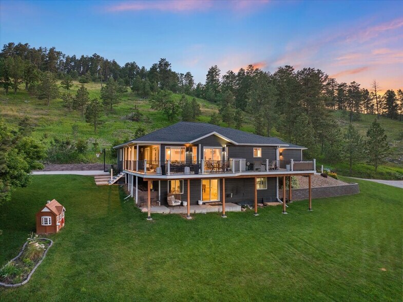 Building Photo - 3213 Hemlock Ct