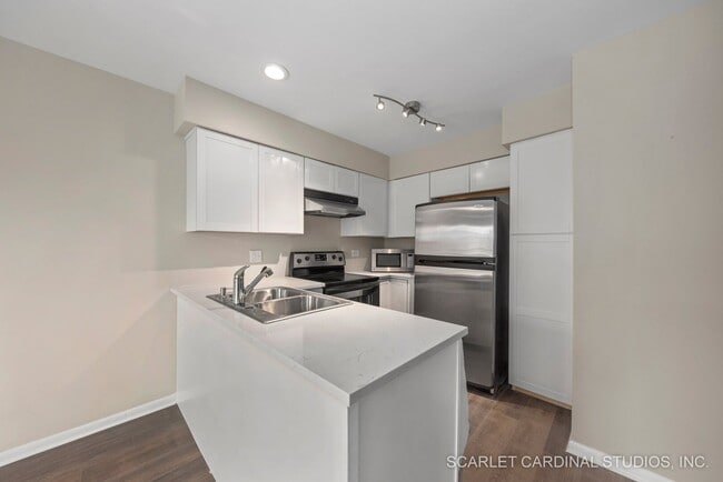 Building Photo - 1482 W Jefferson Ave