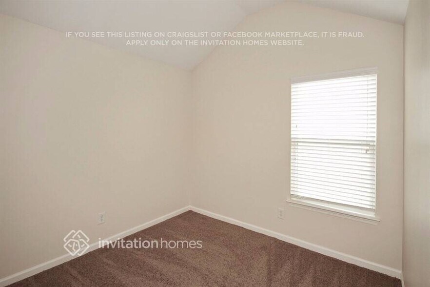 Building Photo - 5904 Bluegrass View