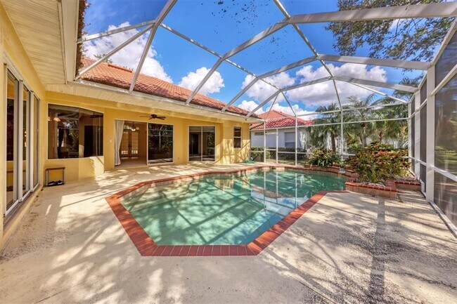 Building Photo - 4920 Old Oakleaf Dr