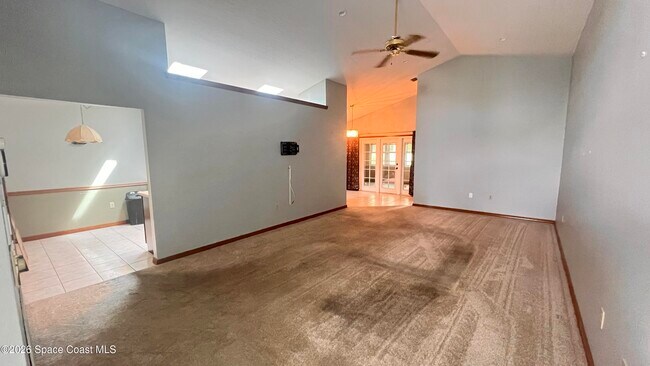 Building Photo - 1014 S Fork Cir