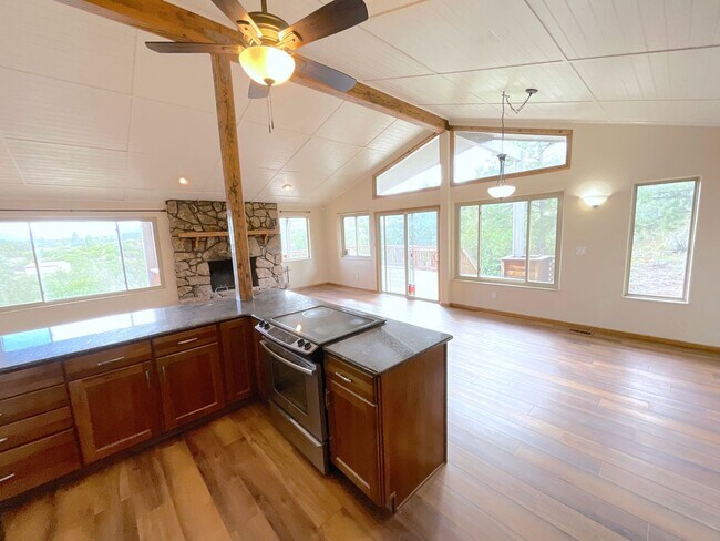 Building Photo - 5 Bedroom Home, 4.61 Acres, Available Near W Woodmen Rd & Westwood Rd!