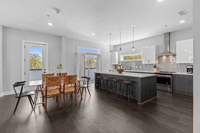 Building Photo - 1224 2nd Ave S