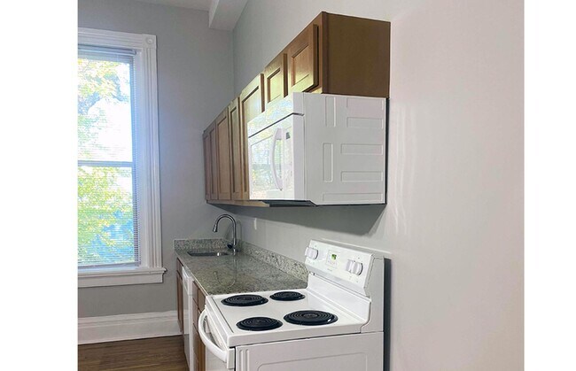 Building Photo - 2215 Ohio Ave