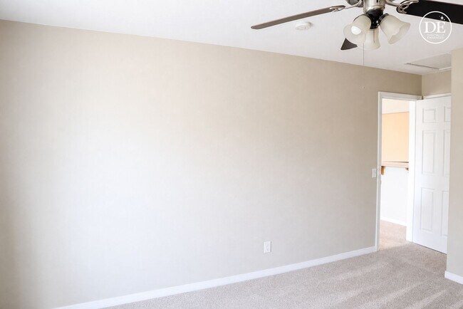 Building Photo - 565 Lands End Way