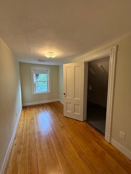 Building Photo - 108 Quincy Ave