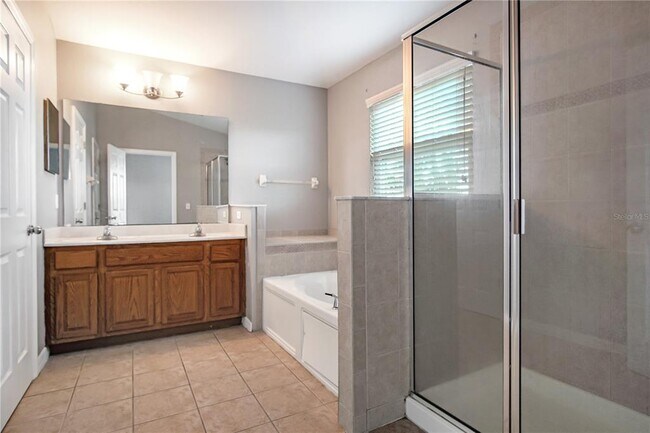 Building Photo - 1405 Vista del Lago Blvd