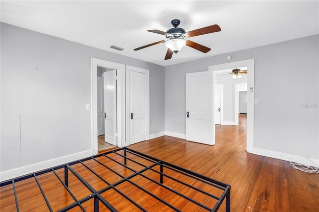 Building Photo - 116 16th Ave SE