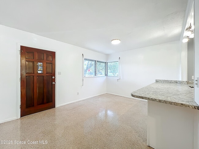 Building Photo - 1706 Cambridge Dr