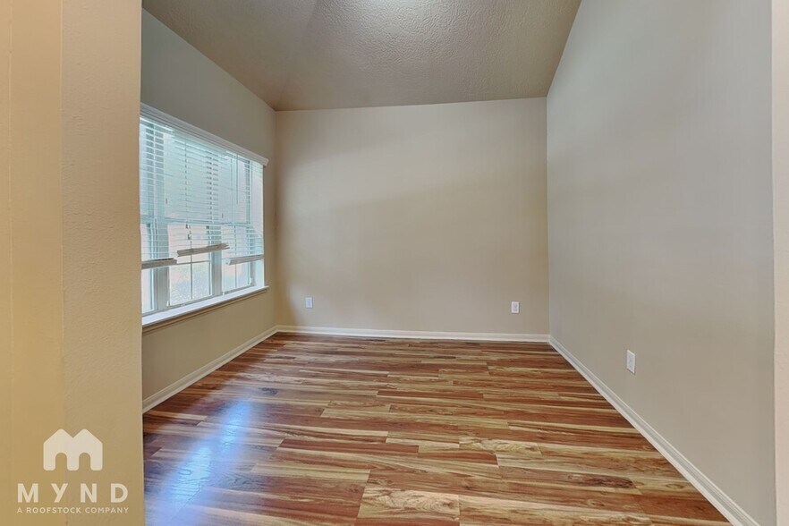Building Photo - 1411 Cameron Park Ln