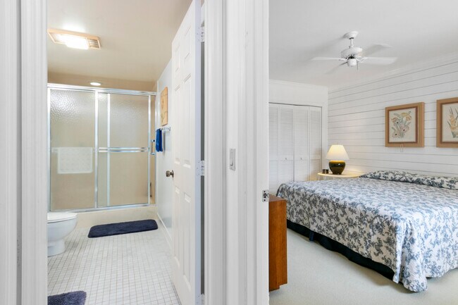 Building Photo - 17110 Waterbend Dr