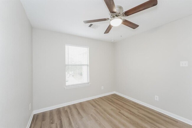 Building Photo - 26123 Flinton Dr