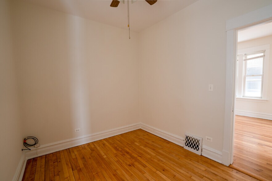 Building Photo - 3541 N Whipple St