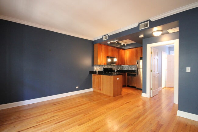 Building Photo - 250-2 N Lincoln Ave