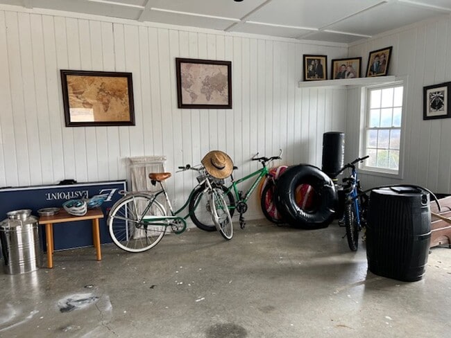 Building Photo - Single Family Home with Breathtaking Views