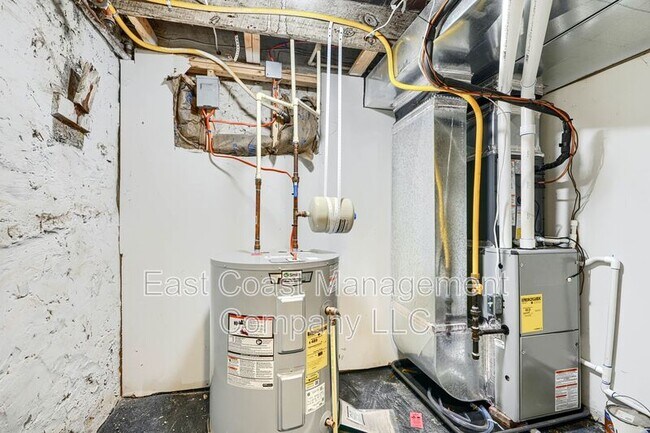 Building Photo - 518 Normandy Ave