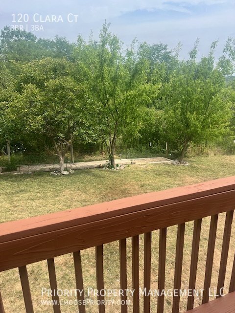 Building Photo - 120 Clara Ct