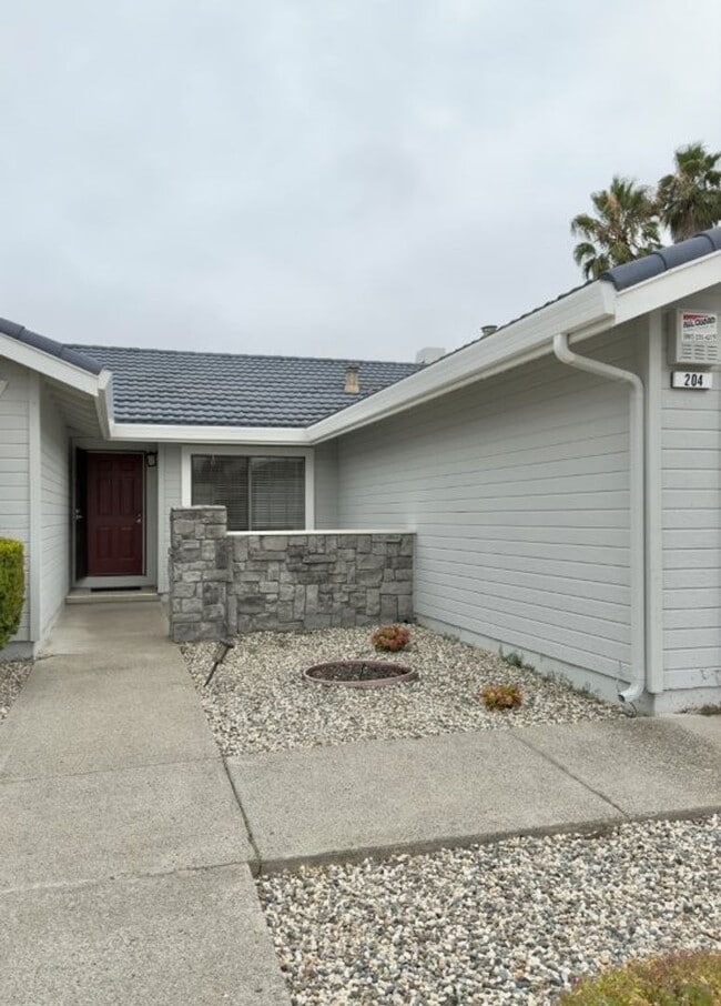 Building Photo - 204 Ashby Pl