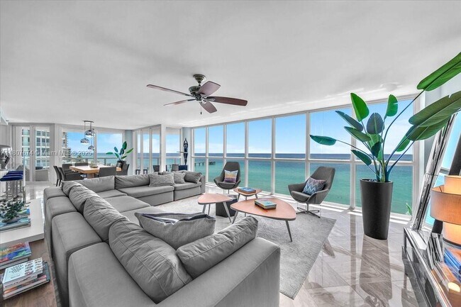 Building Photo - 16425 Collins Ave