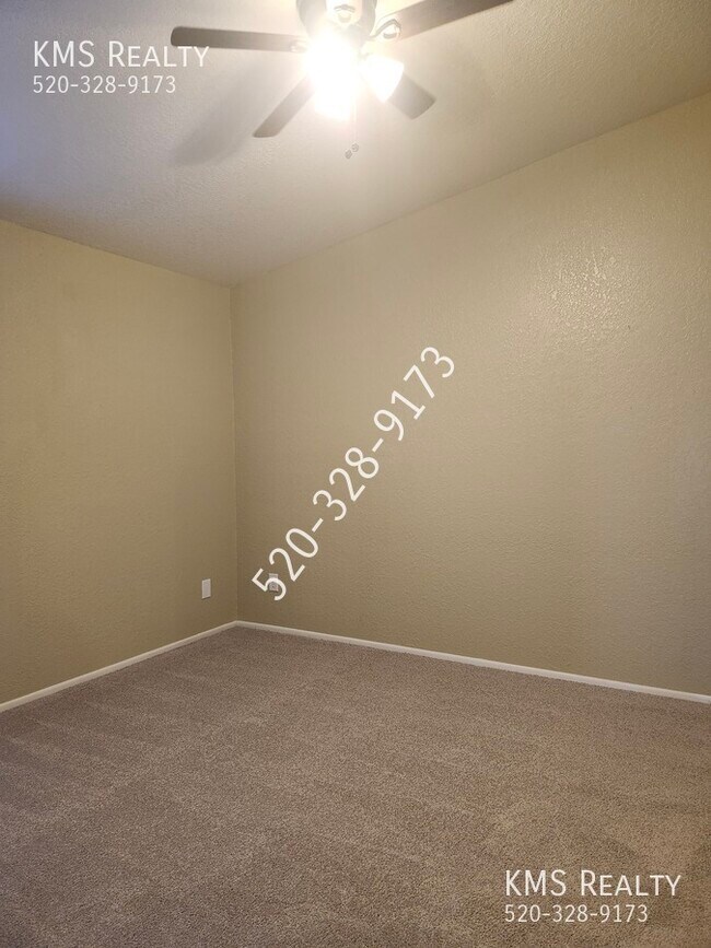 Building Photo - 5218 W Wood Owl Dr